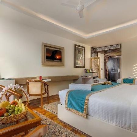 Hotel Milan ศรีนาการ์ ภายนอก รูปภาพ
